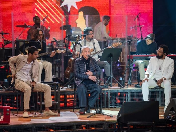 Altas Horas comemora 25 anos com especial em homenagem a Caetano Veloso