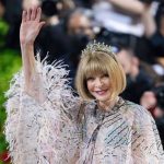 Anna Wintour deixa cargo de editora-chefe da Vogue após quase 40 anos