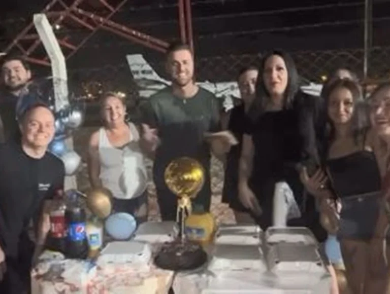 Após grave acidente, Zé Neto  recebe surpresa de fãs no aeroporto. Veja!