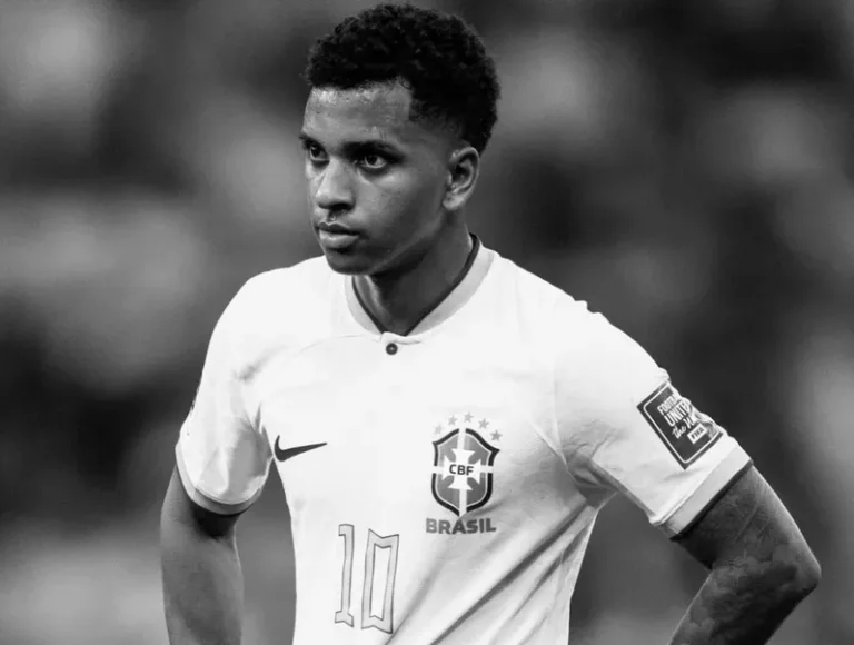Atacante da seleção brasileira, Rodrygo Goes é alvo de racismo nas redes sociais