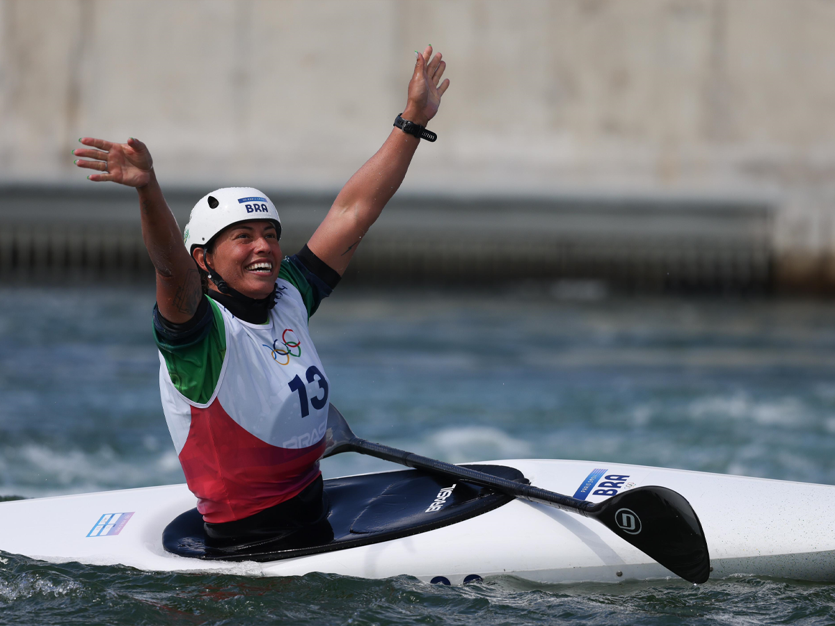 Ana Satila em disputa na canoagem slalom, em Paris-2024 (Luiza Moraes/COB)