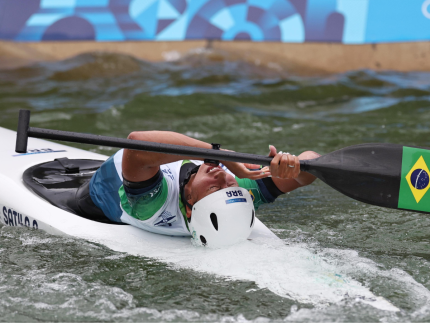 Ana Sátila brilha em segunda final da canoagem, mas não consegue medalha