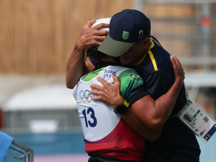 Ana Satila em disputa na canoagem slalom, em Paris-2024 (Luiza Moraes/COB)