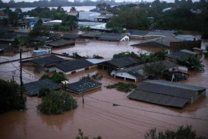 Cidade de Eldorado do Sul tomada pela enchente no Rio Grande do Sul