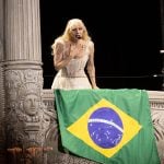 Lady Gaga emociona fãs no Rio com discurso tocante em Copacabana