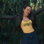 Larissa Manoela rebate rumores de gravidez: “Não tenho barriga negativa”