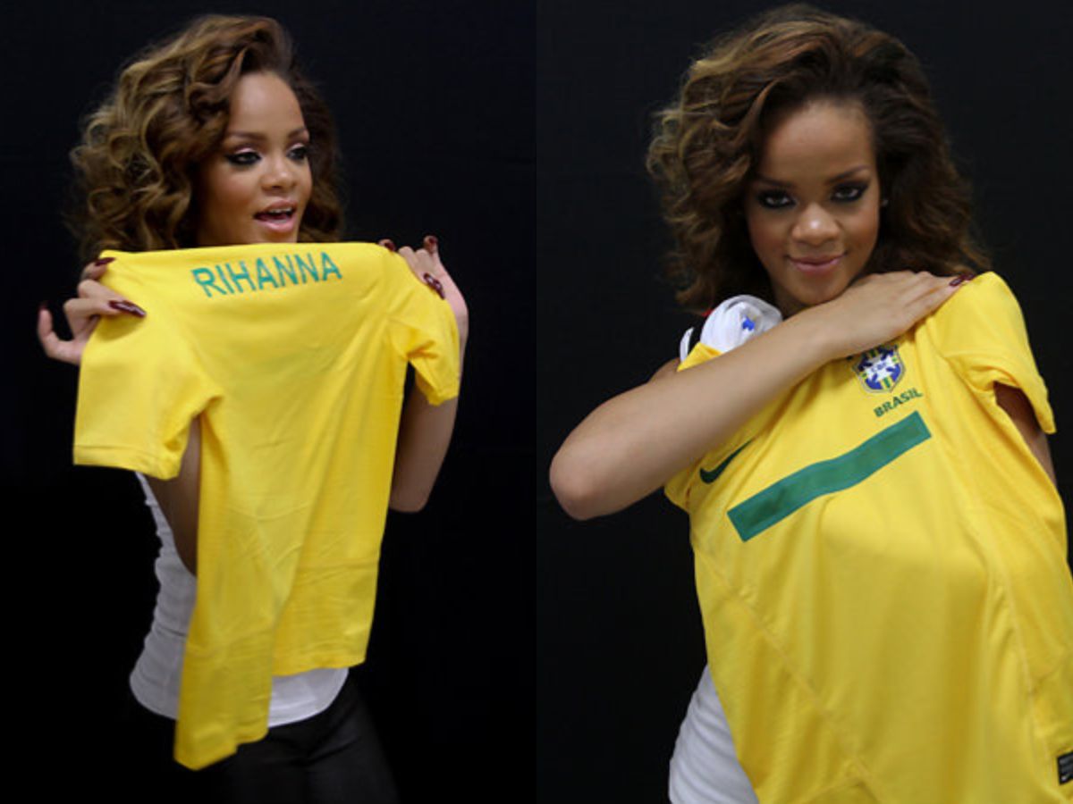 Rihanna com camisa do Brasil / Reprodução