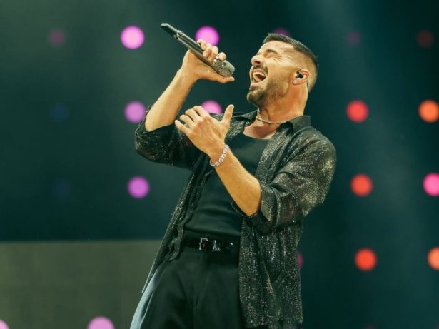 Show de Ricky Martin é interrompido após ataque com gás lacrimogêneo