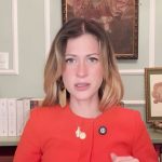 Influenciadora cancelada por fãs do BTS, Pietra Bertolazzi ironiza ataques em novo vídeo