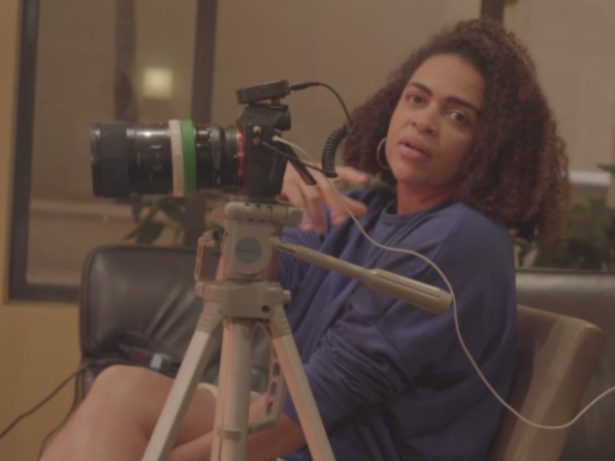 Cineasta brasileira “desaparece” após ser detida pelo serviço de imigração dos EUA, relata família
