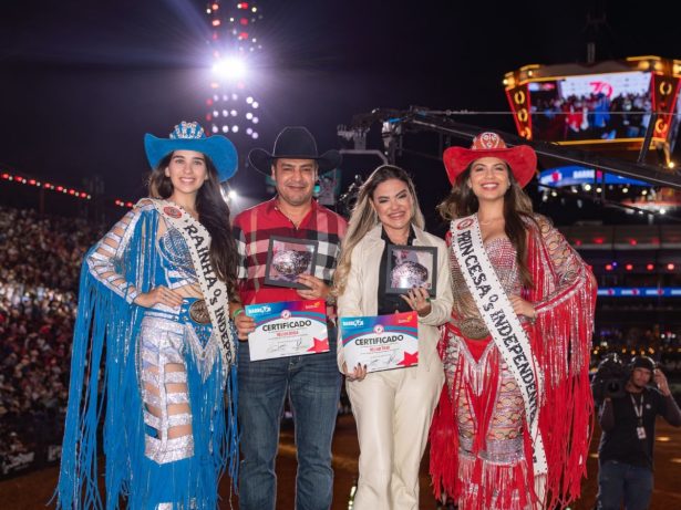 Cia Tercio Miranda comemora pentacampeonato no Barretos International Rodeo