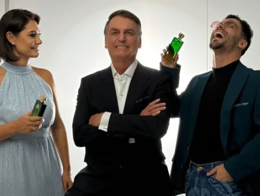 Bolsonaro e Michelle fazem fotos para lançamento de  novo perfume. Veja!