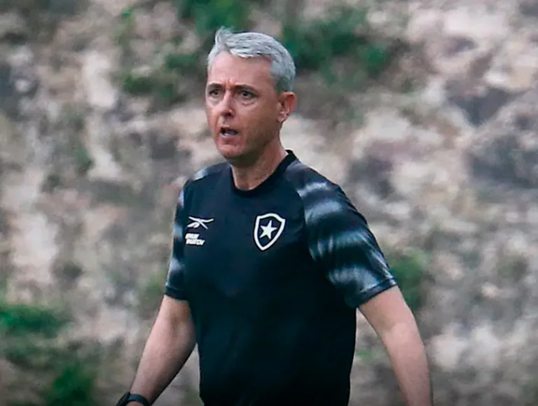 Botafogo anuncia demissão de Tiago Nunes após sequência de resultados negativos