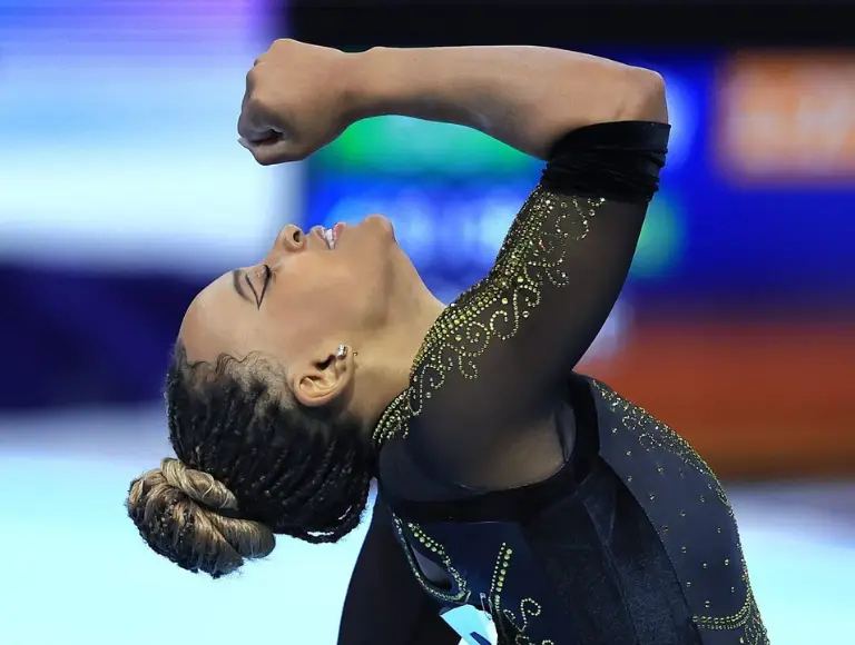 Com show de Rebeca Andrade, Brasil conquista prata em mundial de ginástica