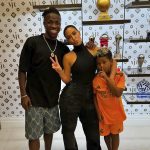 Vini Jr. recebe Kim Kardashian e o filho em sua casa na Espanha