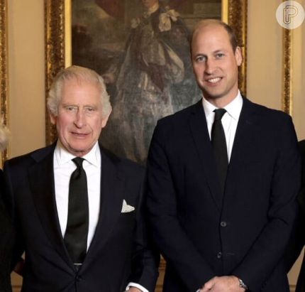 Em meio a caos político no Reino Unido, Rei Charles e William desmarcam compromissos reais
