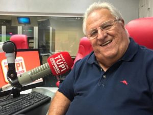 Morre Apolinho, radialista e ex-técnico do Flamengo, aos 87 anos