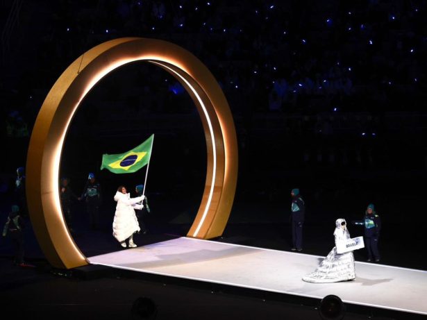 Brasil estreia com maior delegação da história na abertura das Olimpíadas de Inverno