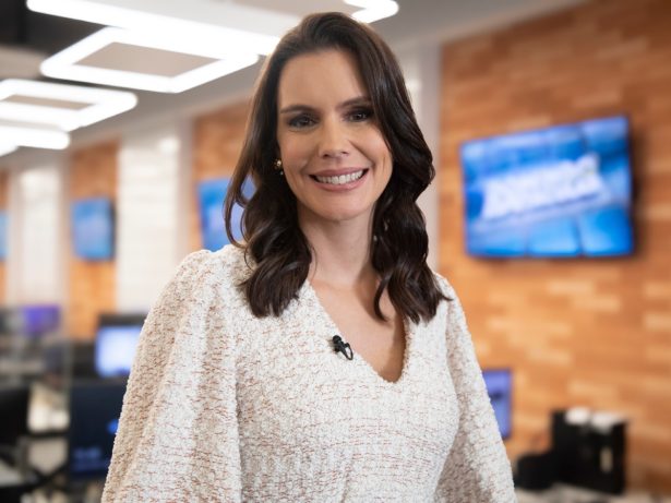 “Um privilégio”, diz Camila Busnello sobre trabalho no “Domingo Espetacular”