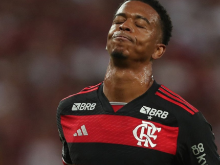 Flamengo diz que Carlinhos foi vítima de racismo pela torcida do Grêmio