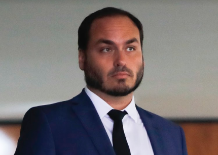 Carlos Bolsonaro é eleito senador por Santa Catarina