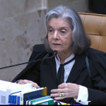 Cármen Lúcia diz que denúncia contra Bolsonaro não foi negada na essência