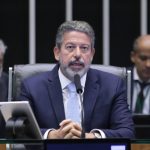 Moraes libera visita de Arthur Lira a Bolsonaro antes de julgamento no STF