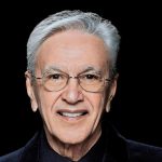 Caetano Veloso completa 83 anos e ganha declarações de amigos famosos