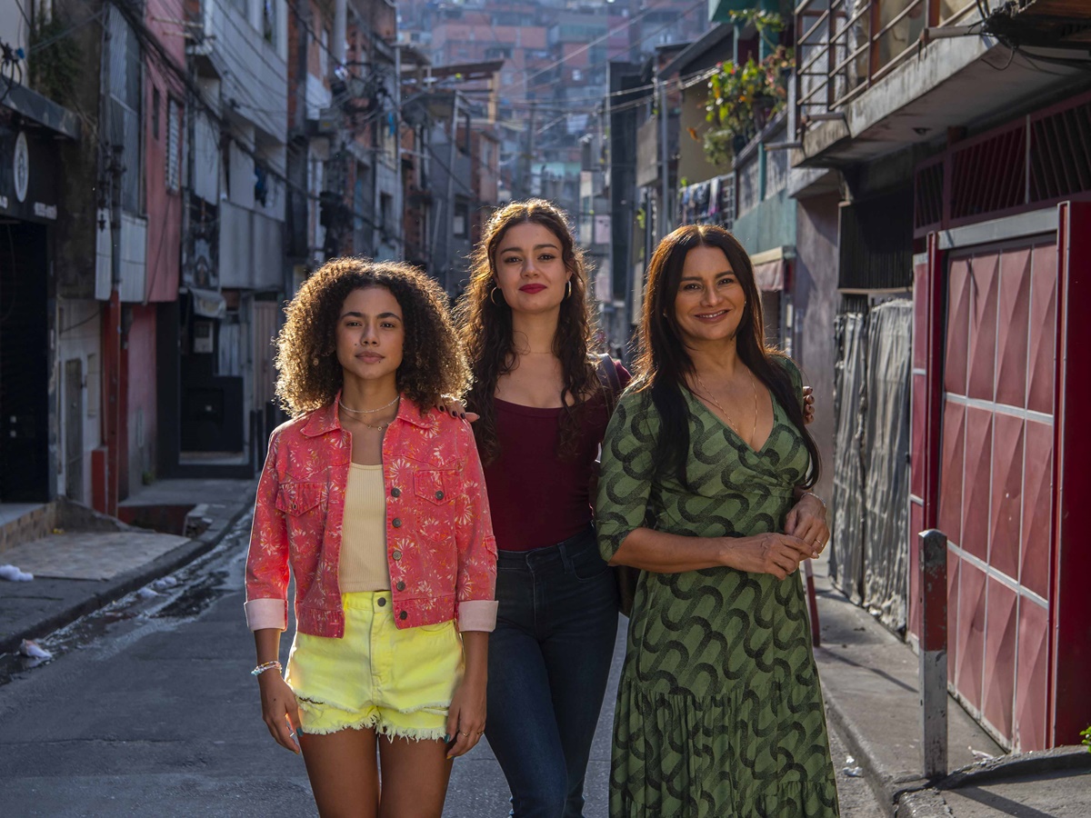 Alana Cabral, Sophie Charlotte e Dira Paes em gravação de “Três Graças”/ Globo