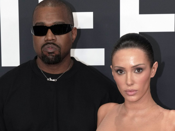 Bianca Censori só foi nua para Grammy por insistência de Kanye West, diz site