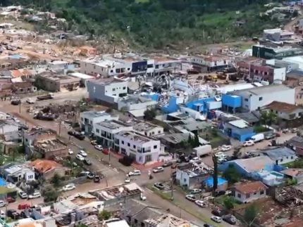 Após tornado devastador, cidade no PR faz apelo por doações urgentes; saiba como ajudar