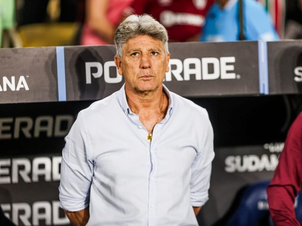 Após resolver impasse salarial, Vasco chega a acordo com Renato Gaúcho; Técnico celebra acordo