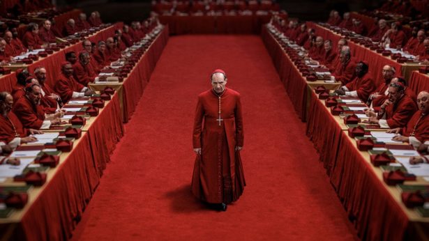 Autor de Conclave diz que escolha do papa se parece com reality show