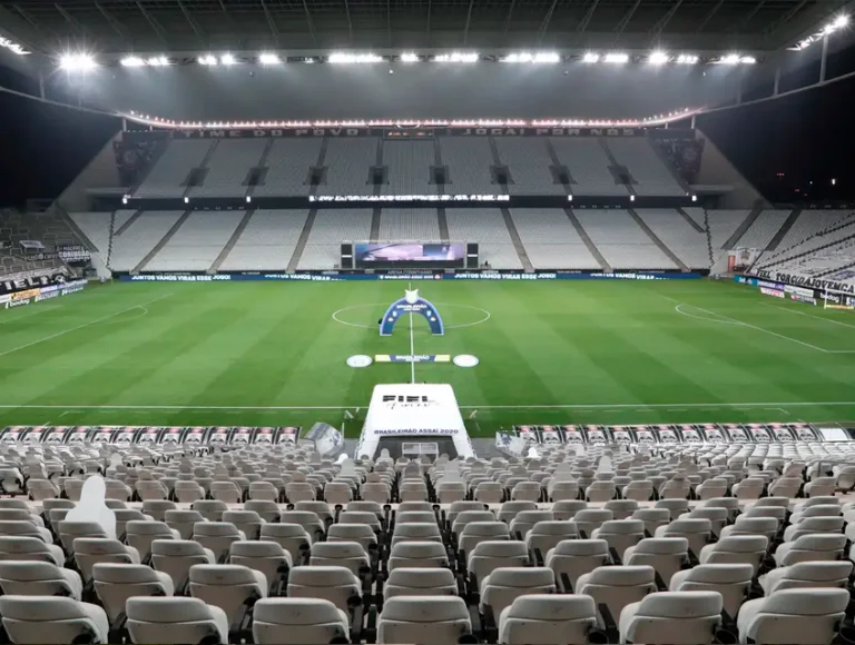 Corinthians busca vender parte da Arena na bolsa de valores para se livrar de juros