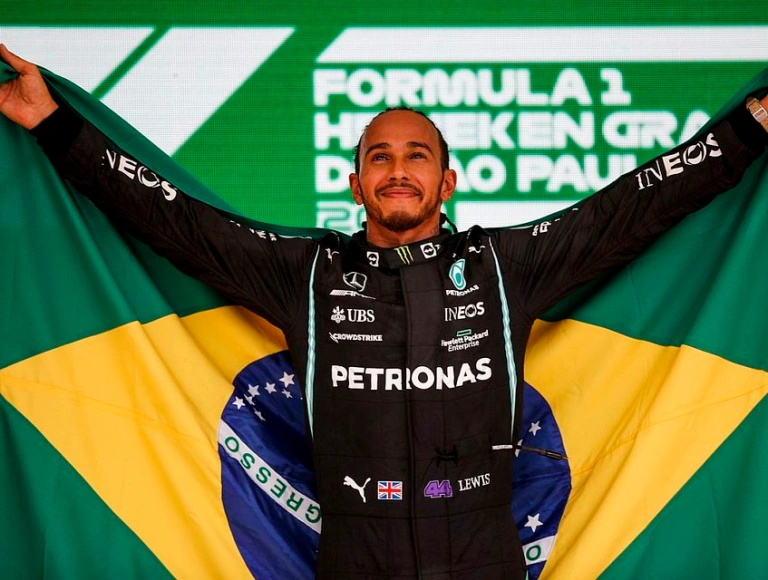 Corrida no Brasil se aproxima e Hamilton relembra vitória histórica em 2021