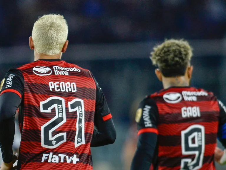 Crise? Mesmo em boa fase no Flamengo, Pedro sai vaiado e Gabigol é ovacionado