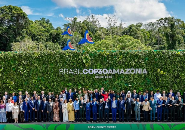Líderes mundiais posam para a “foto de família” antes da COP30, em Belém