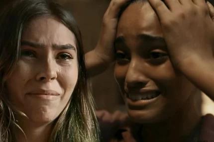 Buba (Gabriela Medeiros) e Teca (Livia Silva) em cena de Renascer (Reprodução: Globo)