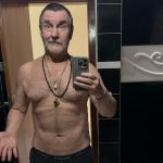 Antonio Calloni surpreende com foto sem camisa e revela fórmula do corpo sarado