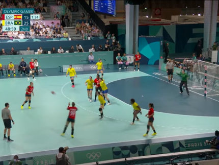 Brasil venceu a Espanha por 29x18 na estreia do handebol feminino em Paris-2024 (Reprodução)