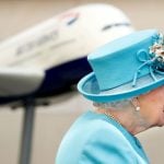 Doce, álcool e travesseiros: quais eram as exigências de rainha Elizabeth II em voos