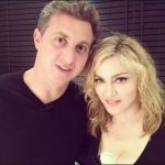 Madonna recebe visita de Luciano Huck no Copacabana Palace