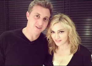 Madonna recebe visita de Luciano Huck no Copacabana Palace