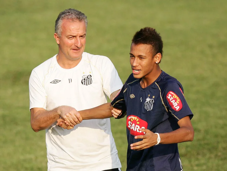 “Estamos criando um monstro”: Relembre a treta de Dorival Júnior com Neymar