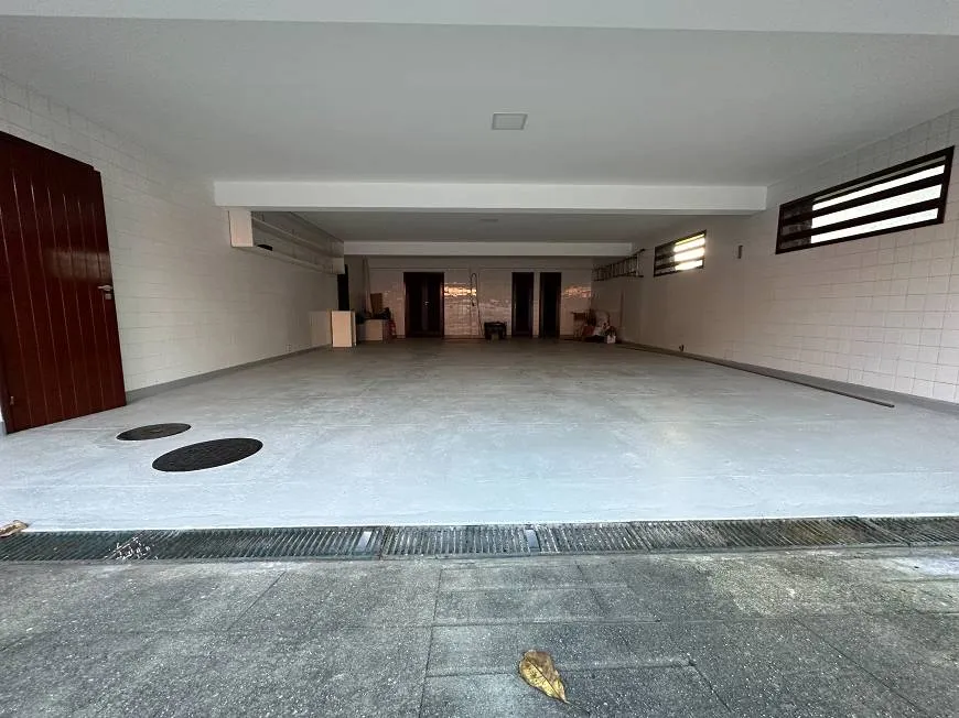 Sem compradores, pais de Larissa Manoela reduzem R$ 3,5 mi no valor de mansão à venda 15 description 24