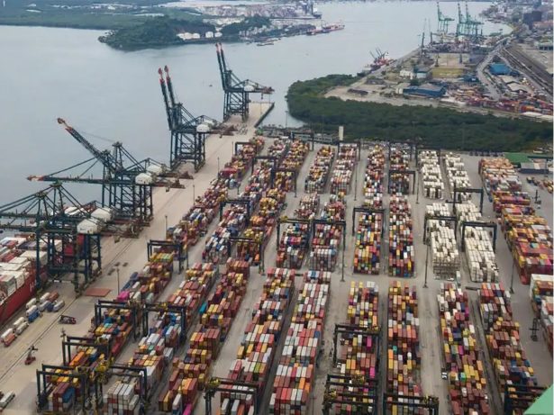 Tarifaço de Trump derruba exportações brasileiras e eleva déficit com os EUA