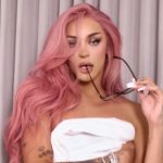 Pabllo Vittar reaparece com novo visual após terceira cirurgia; veja