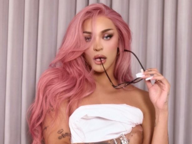 Pabllo Vittar reaparece com novo visual após terceira cirurgia; veja