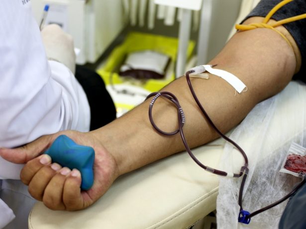 Ministério da Saúde e fãs da banda BTS se unem para incentivar a doação de sangue