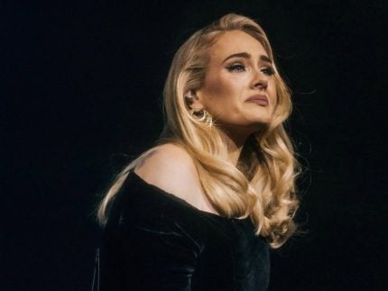 Adele diz que fará pausa 'longa' na carreira: 'Preciso descansar' (Divulgação)